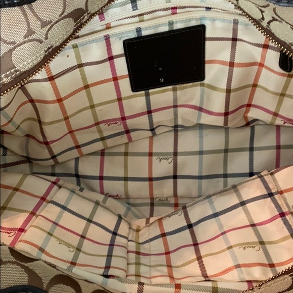 Coach Bag With the Signature Canvas - Picture 4 of 6